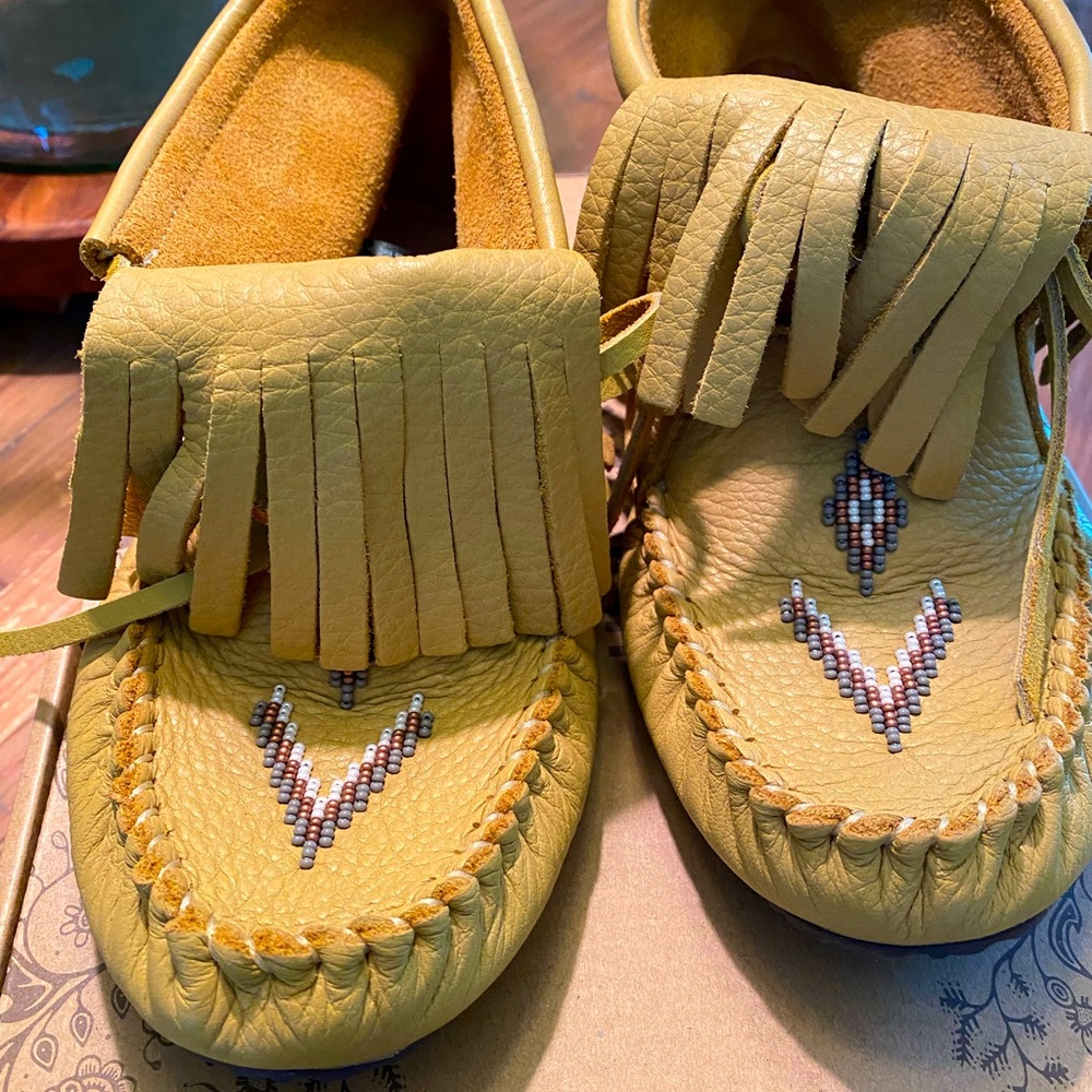 Women’s Leather Beaded Mocassins